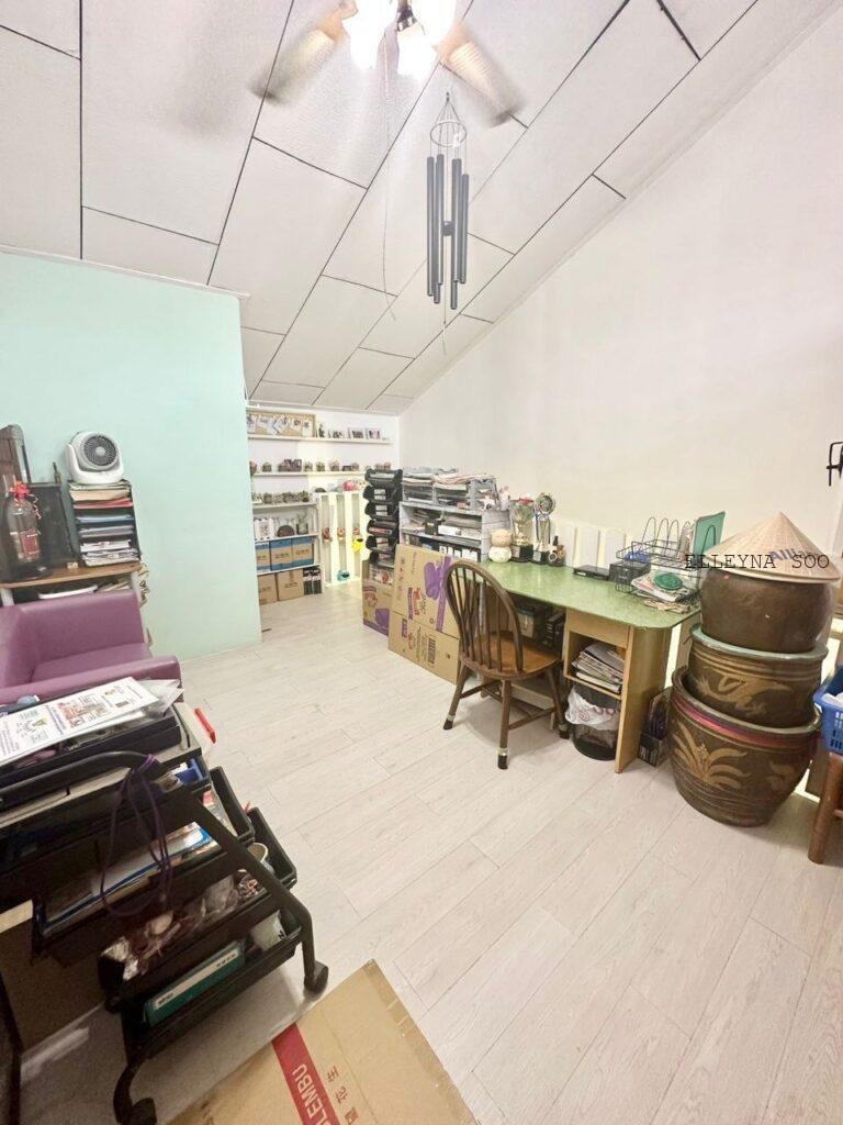 Elleyna Posting List (10)