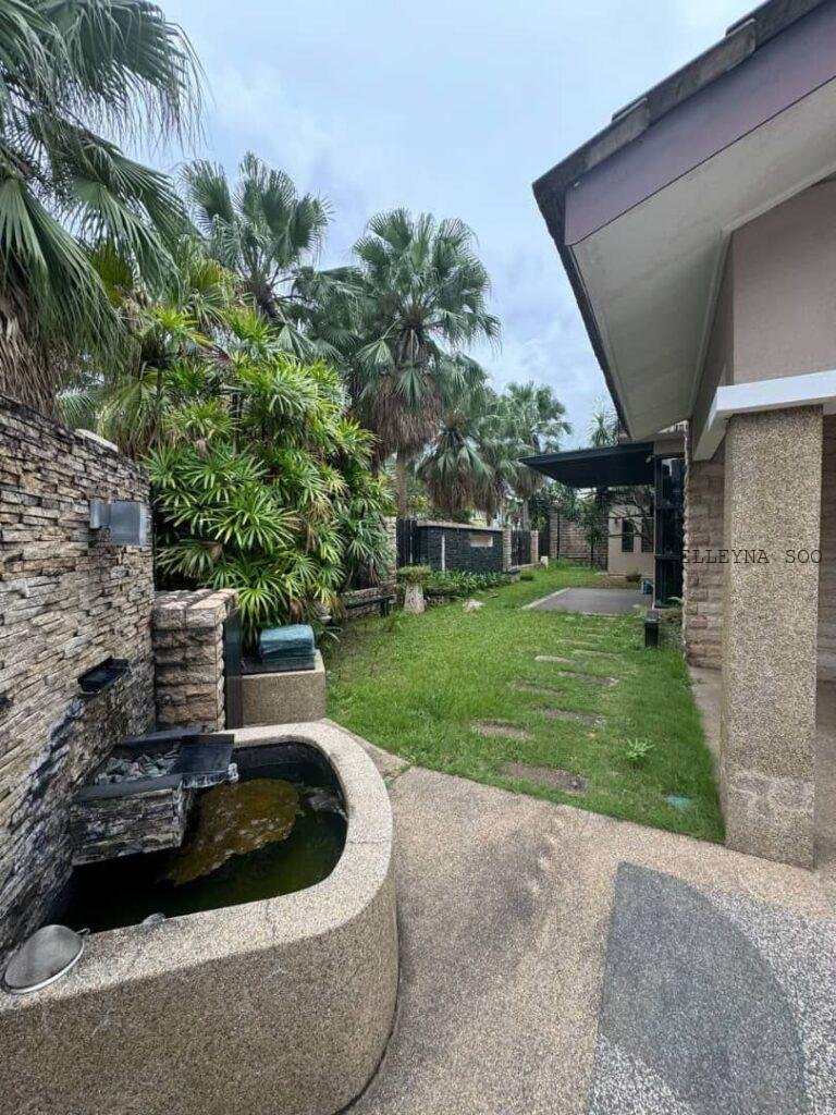 Elleyna Posting List