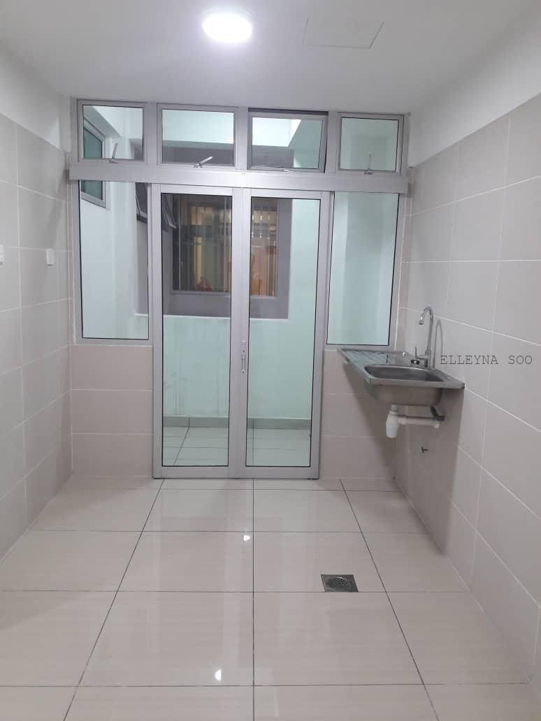 Elleyna Posting List