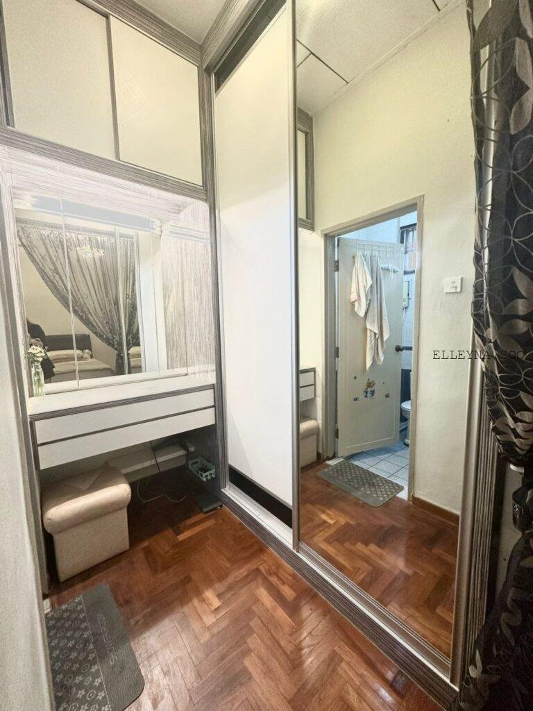 Elleyna Posting List (3)