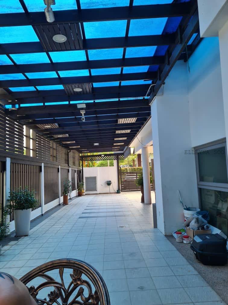 Elleyna Posting List