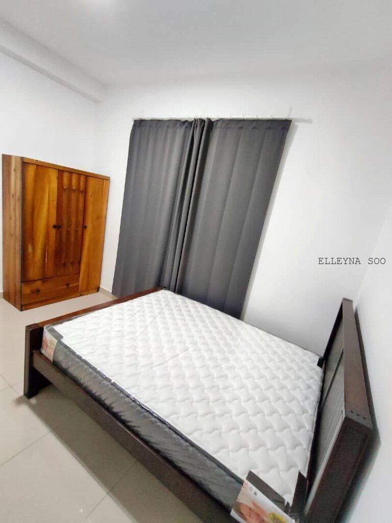 Elleyna Posting List (4)