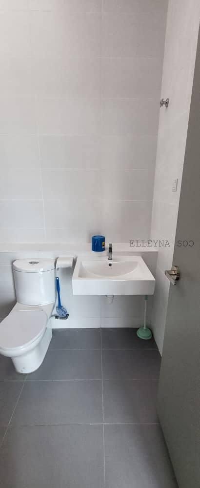 Elleyna Posting List