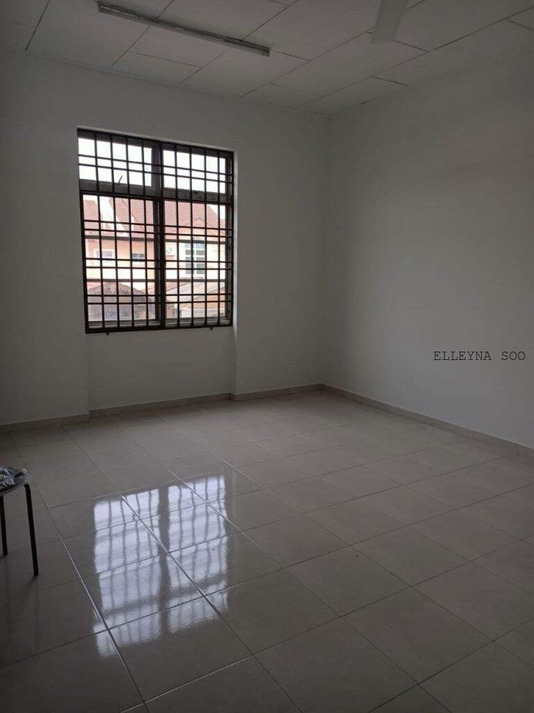 photo_2025-10-04_00-48-42